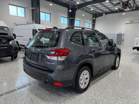 Used 2024 Subaru Forester AWD/4WD image 5