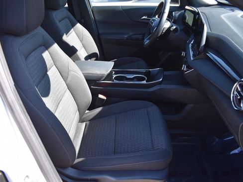 Used 2025 Chevrolet Equinox LT image 13