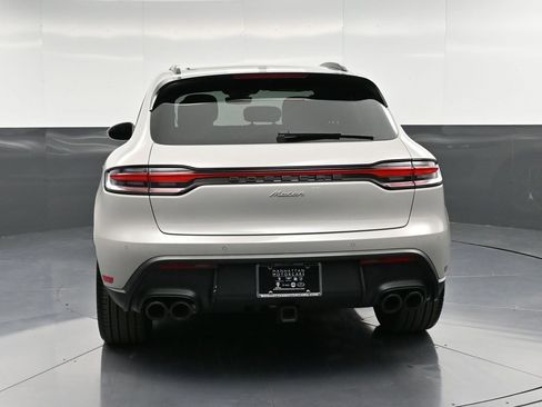 Certified 2025 Porsche Macan image 7