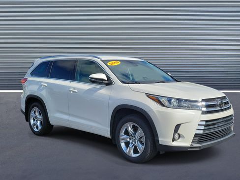 Used 2018 Toyota Highlander Limited AWD/4WD image 2