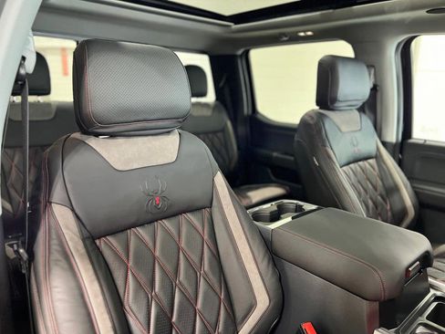 New 2026 Ford F250 Lariat w/ Black Appearance Package image 30