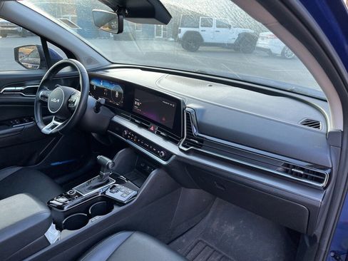 Used 2024 Kia Sportage SX image 11