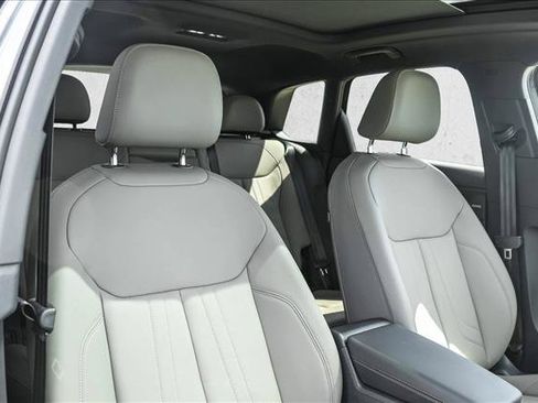 New 2026 Audi Q3 quattro 2.0T AWD/4WD image 28