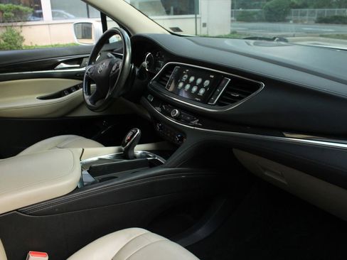 Used 2018 Buick Enclave Premium w/ Experience Buick Package AWD/4WD image 26