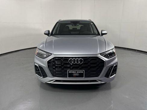 Used 2023 Audi Q5 2.0T Premium w/ Convenience Package image 3