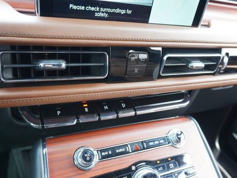 Used 2023 Lincoln Aviator Reserve w/ Equipment Group 201A AWD/4WD image 18