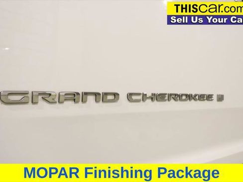 Used 2022 Jeep Grand Cherokee L Laredo w/ Luxury Tech Group I RWD image 12