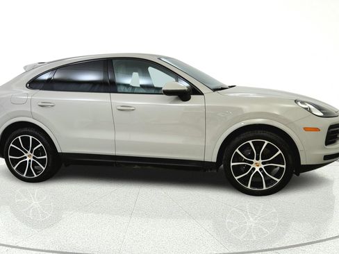 Used 2023 Porsche Cayenne Platinum Edition AWD/4WD image 8