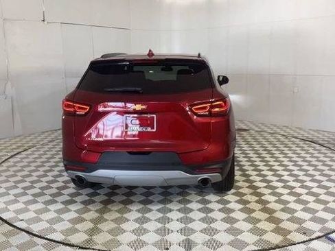 Used 2024 Chevrolet Blazer LT w/ Convenience Package FWD image 3