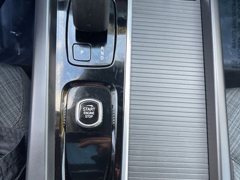 Used 2023 Volvo XC60 B5 Core image 19