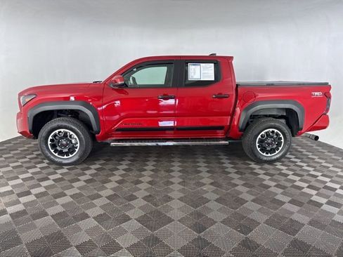 Used 2025 Toyota Tacoma TRD Off-Road w/ TRD Off Road Upgrade Package image 10