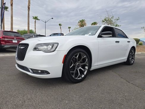 Used 2018 Chrysler 300 S RWD image 2