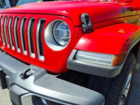 Used 2020 Jeep Wrangler Unlimited Sahara AWD/4WD image 3