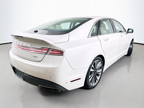 Used 2019 Lincoln MKZ Reserve FWD image 7
