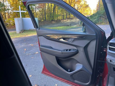 Used 2025 Chevrolet TrailBlazer LT image 18