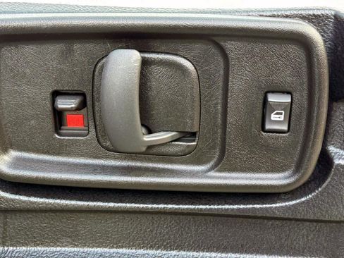 Used 2024 Chevrolet Express 2500 w/ Driver Convenience Package image 10