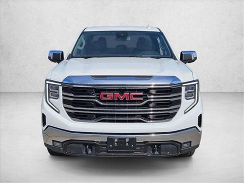 Used 2025 GMC Sierra 1500 SLT image 2