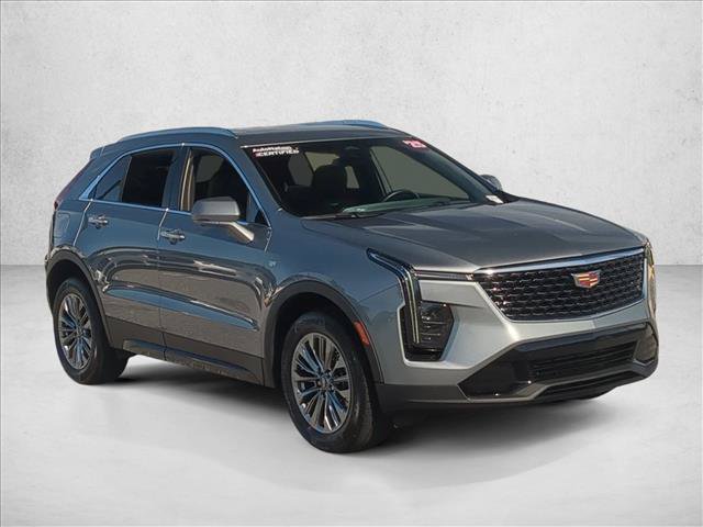 Used 2025 Cadillac XT4 Premium Luxury FWD image 3