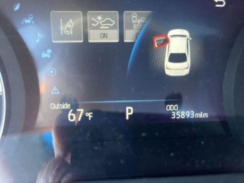 Used 2021 Toyota Avalon Limited image 14