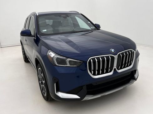 Certified 2025 BMW X1 xDrive28i w/ Technology Package image 3