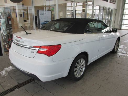 Used 2012 Chrysler 200 Touring image 7