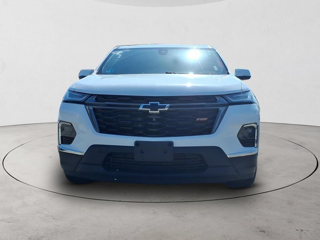 Used 2023 Chevrolet Traverse RS AWD/4WD image 2