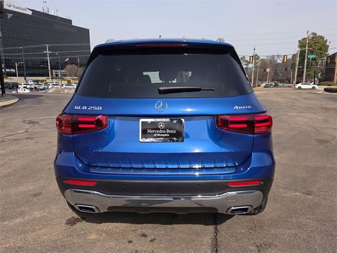 Certified 2026 Mercedes-Benz GLB 250 4MATIC image 4