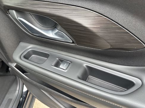 Used 2024 GMC Terrain SLT image 43