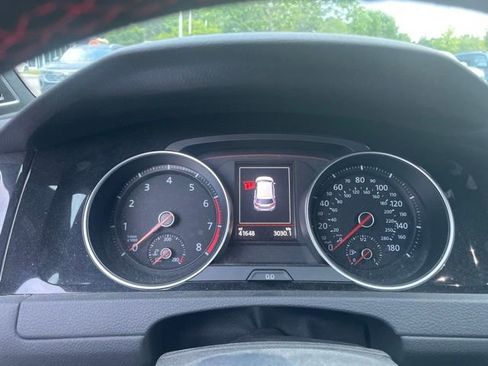 Used 2021 Volkswagen GTI Autobahn FWD image 9