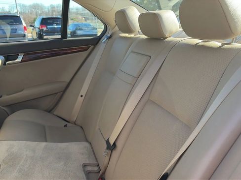 Used 2011 Mercedes-Benz C 300 4MATIC Sedan image 7