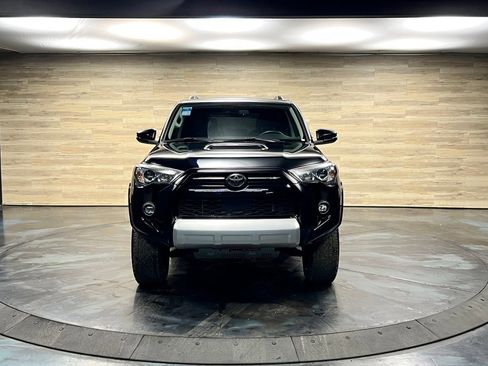 Used 2022 Toyota 4Runner TRD Off-Road Premium AWD/4WD image 4