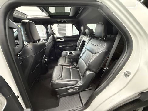 Used 2021 Ford Explorer ST w/ ST Street Pack image 23