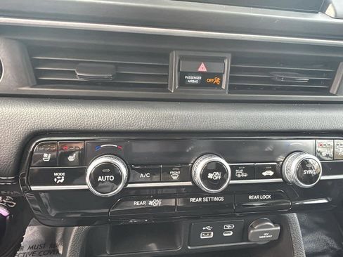 Used 2025 Honda Pilot Elite image 21