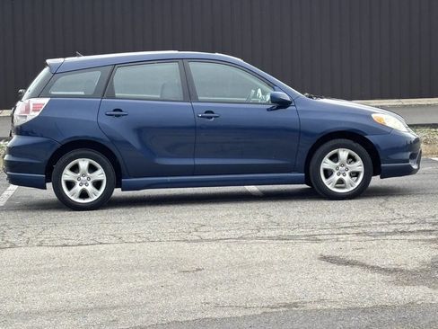 Used 2005 Toyota Matrix XR image 10