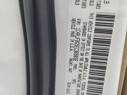 Used 2014 Jeep Grand Cherokee Limited image 33