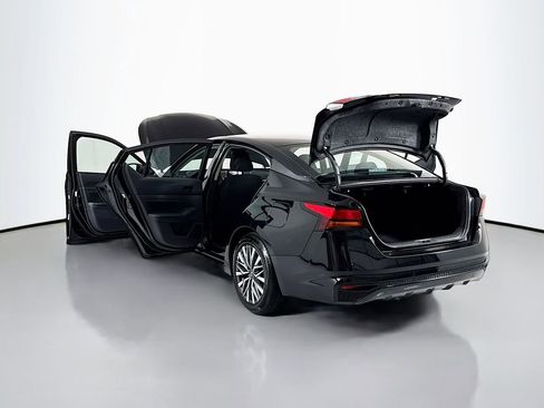 Used 2025 Nissan Altima 2.5 SV image 24