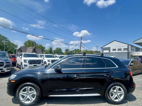Used 2019 Audi Q5 2.0T Premium w/ Convenience Package AWD/4WD image 2