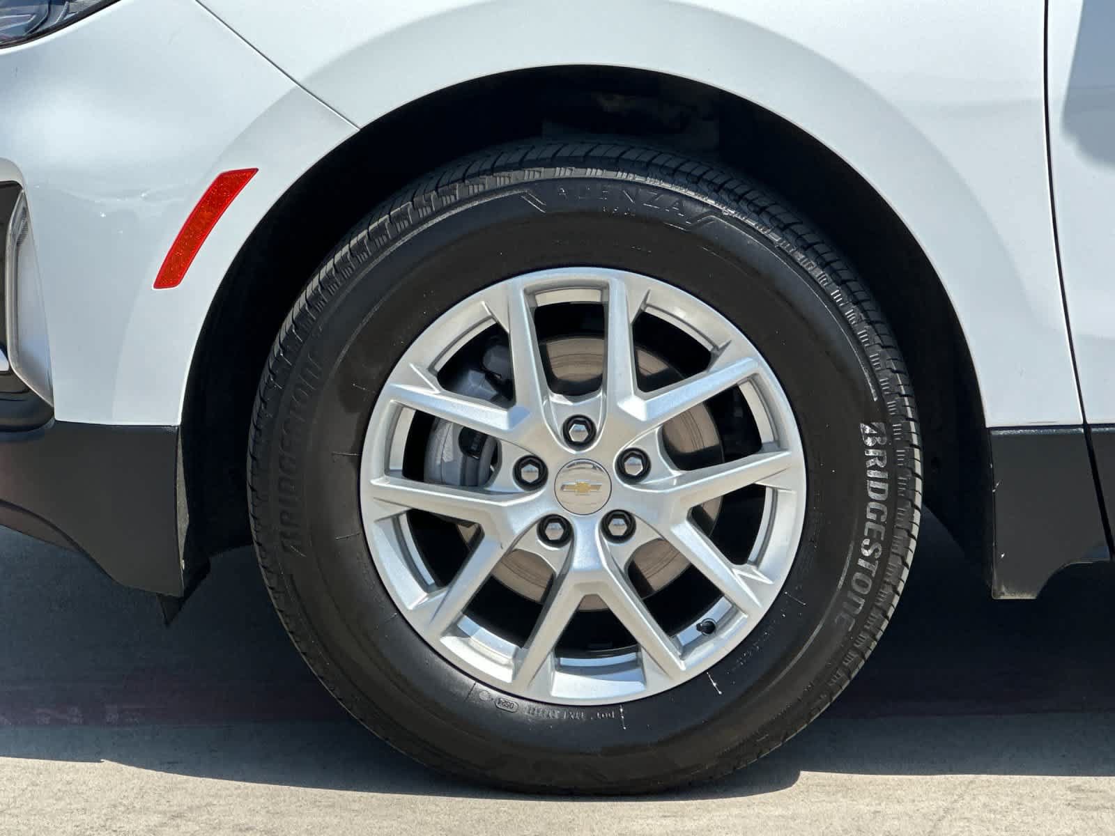 Used 2024 Chevrolet Equinox LT AWD/4WD image 27