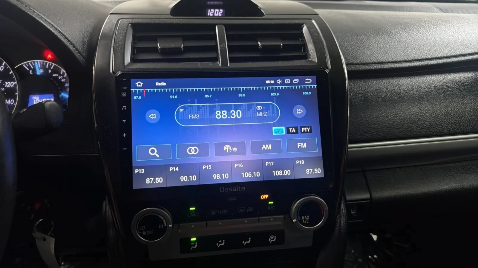Used 2013 Toyota Camry SE FWD image 14