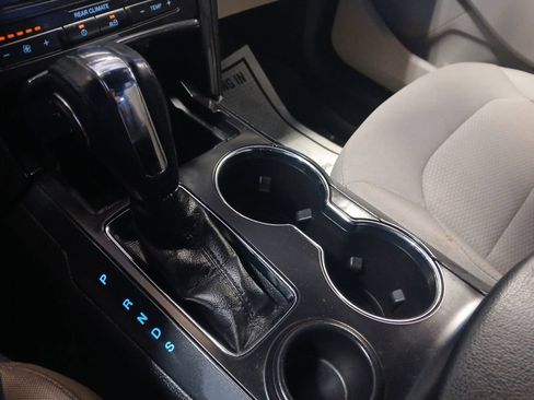 Used 2018 Ford Explorer XLT FWD image 20