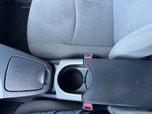 Used 2015 Toyota Prius Two w/ Preferred Accessory Package FWD image 30