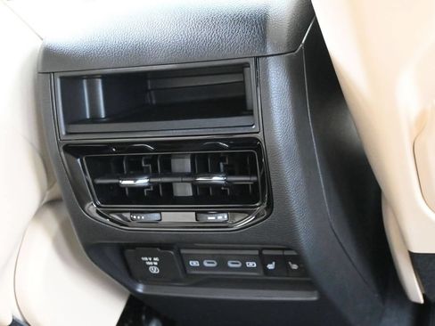 Used 2026 Jeep Grand Cherokee Limited RWD image 40