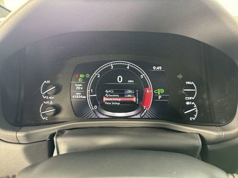 Used 2024 Lexus LX 600 4WD w/ Luxury Package image 18