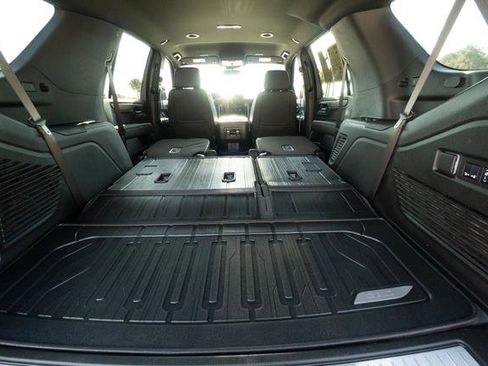 Used 2025 GMC Yukon Denali w/ LPO, Floor Liner Package image 33