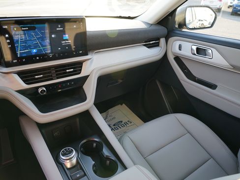 New 2026 Ford Explorer Active w/ Active Comfort Package image 21