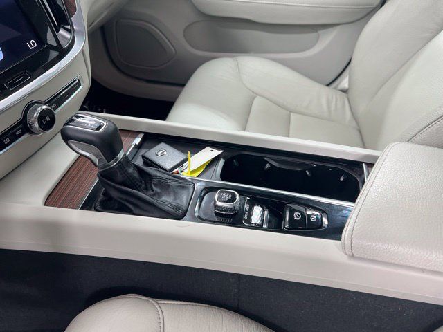 Used 2021 Volvo S60 T5 Momentum w/ Advanced Package FWD image 19