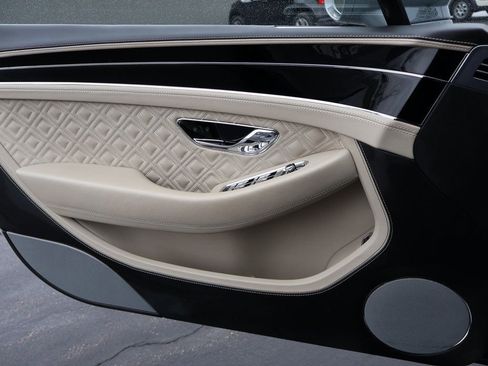 Used 2022 Bentley Continental GT image 38