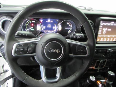 Used 2023 Jeep Wrangler Sahara image 17