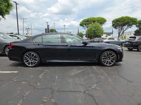 Used 2020 BMW 750i xDrive w/ Autobahn Package AWD/4WD image 2