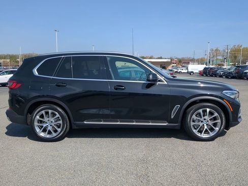 Used 2023 BMW X5 xDrive40i w/ Premium Package AWD/4WD image 3